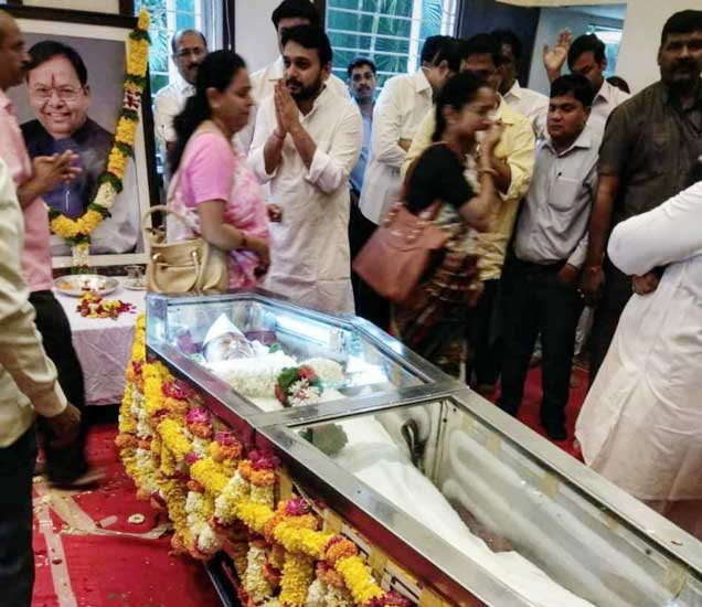 पतंगराव कदम यांच्या पार्थिवावर शासकीय इतमामात अंत्यसंस्कार