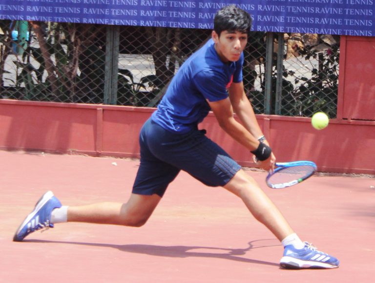 टेनिस स्पर्धेत  स्वरदा परब,  अमन तेजाबवाला यांचा सनसनाटी विजय