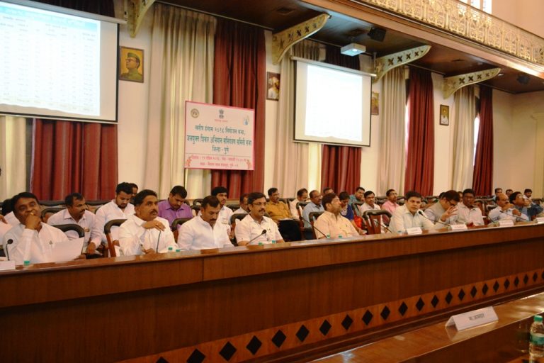 खरीप हंगामासाठी खते व बियाणांच्या पुरवठ्याचे नियोजन करावे  – पालकमंत्री गिरीश बापट