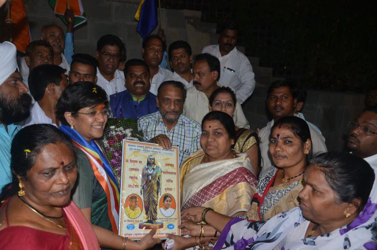 खासदार वंदना चव्हाण यांचे शपथ विधी नंतर पुण्यात मिरवणुकीने स्वागत