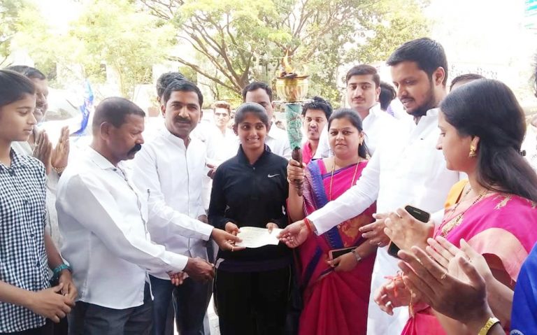 नगरसेविका सौ स्वप्नाली सायकर यांचा मदतीचा हात