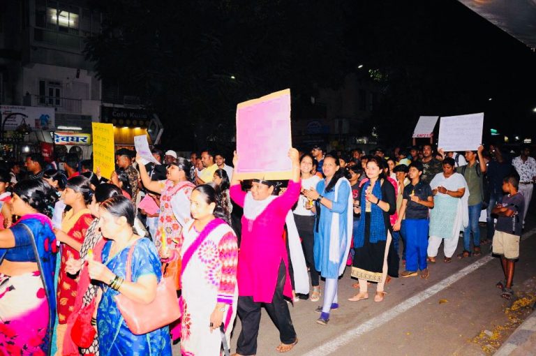 कठुआ, उन्नाव प्रकरणी पद्मावती ते लक्ष्मीनगर कॅण्डल मार्च