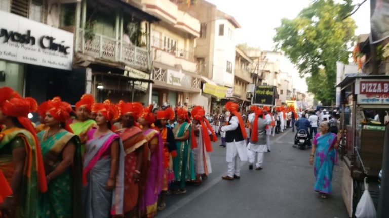 आर्य वैश्य (कोमटी)समाजाच्यावतीने श्री नगरेश्वर देवालयमध्ये  वासवी माता जयंती उत्सव सोहळा उत्साहात संपन्न