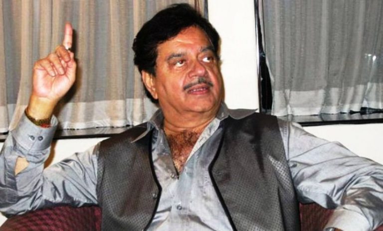 अहंकार बाळगाल, तर सत्ता गमवाल; शत्रुघ्न सिन्हा यांचा इशारा