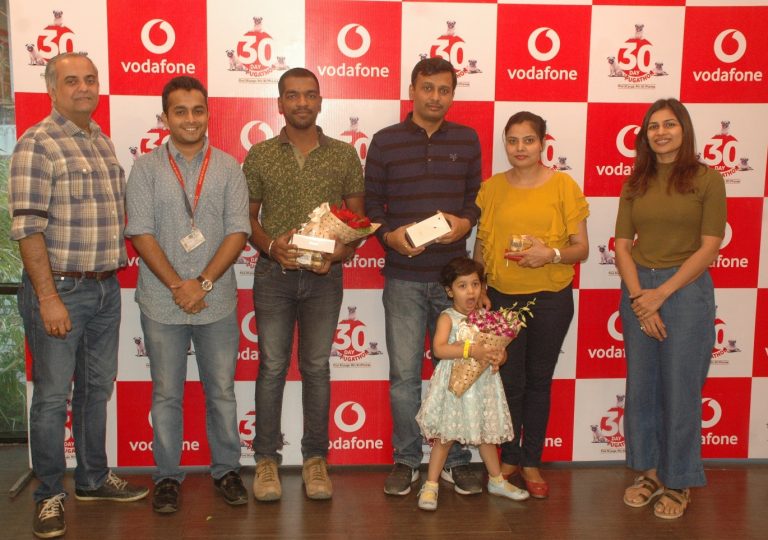 चार विजेत्यांना मिळाले ‘आयफोन-8’