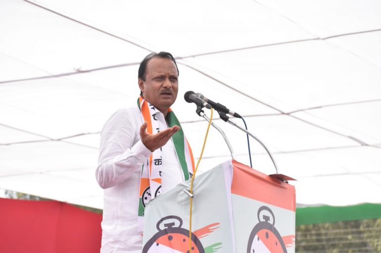 शिवसेना ही गांडुळाची अवलाद…त्याचं तोंड इकडे की तिकडे कळत नाही – अजित पवार