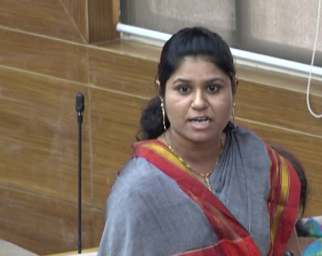 एमआयएम च्या नगरसेविकेला भाजपकडून विद्युत वितरण समितीचे सभासदत्व…