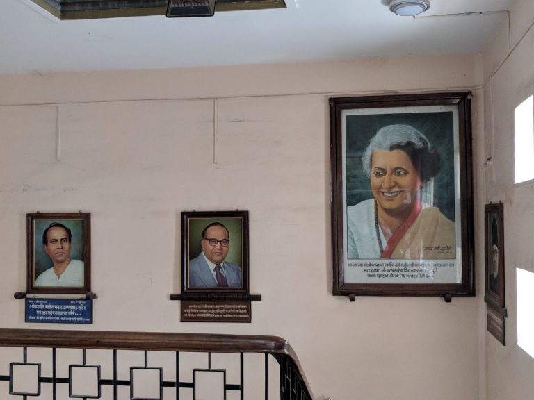 हयात गेली जिन्यात ..कहाणी राष्ट्रपुरुषांच्या प्रतिमांची …