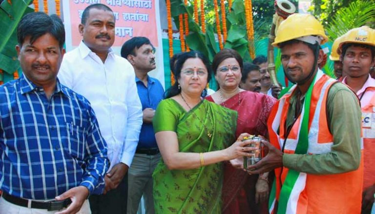 कामगारदिनानिमित्त मेट्रो कामगारांचा सन्मान