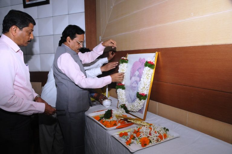 राजर्षी शाहू महाराज जयंतीनिमित्त सामाजिक न्याय मंत्री यांचे बार्टी येथे अभिवादन