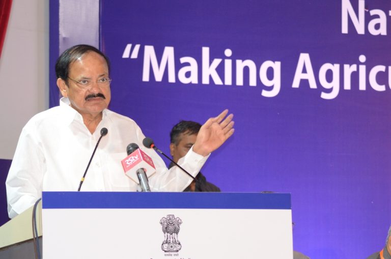 शेतीच्या शाश्वत विकासासाठी  प्रयोगशाळेतील तंत्रज्ञान शेतकऱ्यांच्या बांधापर्यंत पोहोचविण्याची आवश्यकता  -उपराष्ट्रपती व्यंकय्या नायडू