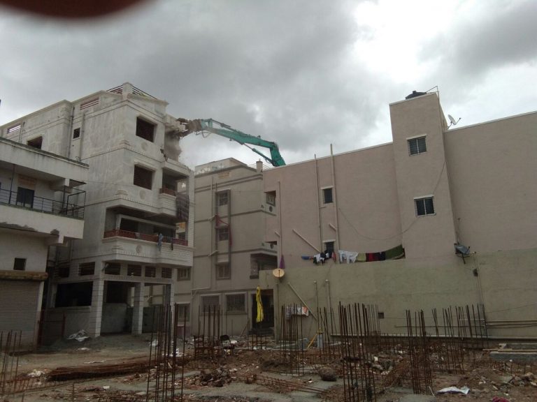 मांजरीबुद्रुकमध्ये अनधिकृत बांधकामांवर पीएमआरडीएकडून कारवाई