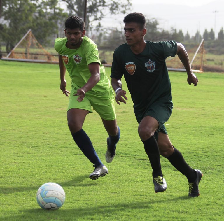 तिसर्‍या एफसी पुणे सिटी कॉर्पोरेट सुपर कप फुटबॉल स्पर्धेत  फिनआयक्यु,  कॅपजेमिनी,  टेक महिंद्रा संघांचा मोठा विजय