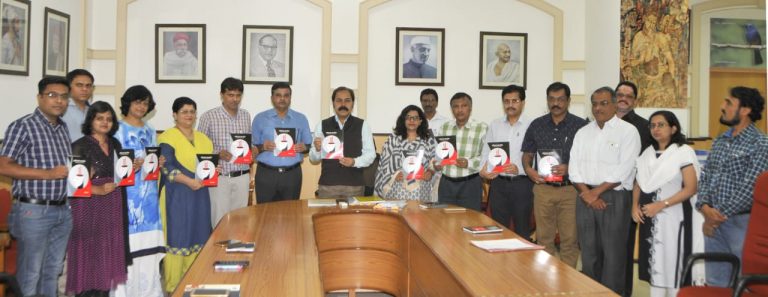 ‘ करिअरच्या नव्या दिशा ’ ज्ञानाचा खजिना -डॉ.पुरूषोत्तम भापकर