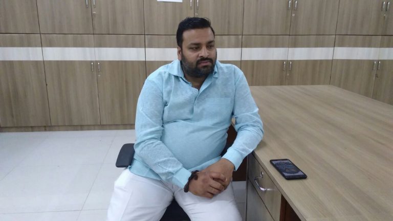 एका झाडासाठी त्यांनी वृक्ष प्राधिकरणातच मांडला ठिय्या