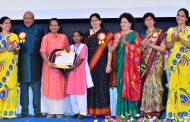 लीला पूनावाला फाउंडेशन द्वारा ३०० मुलींना शिष्यवृत्ती
