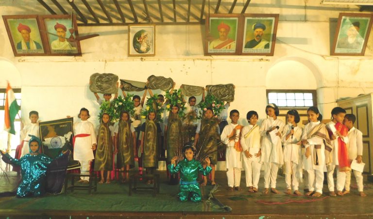 देवभाषा संस्कृत दिन नवीन मराठी शाळेत उत्साहात साजरा