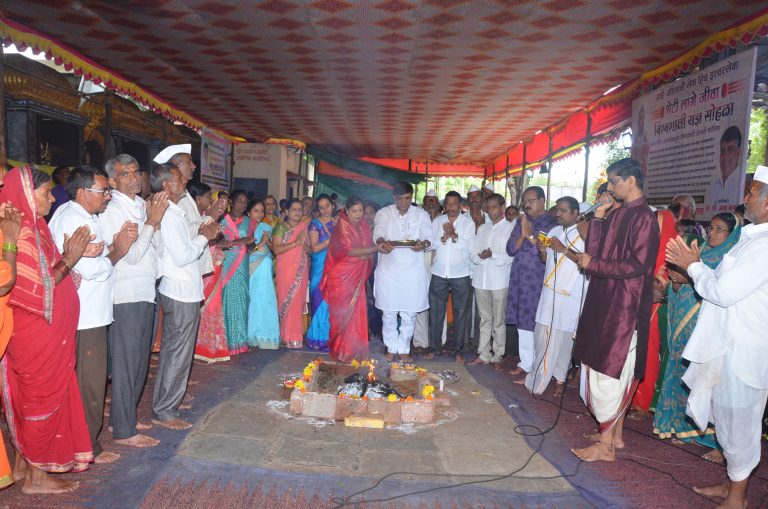 ‘बा विठ्ठला, सर्वधर्मसमभावचा  एकोपा कायम राहू दे’
