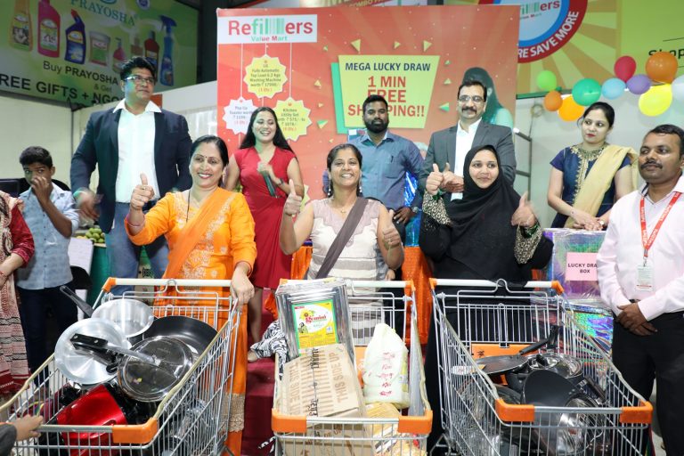 रिफिलर्सच्या ‘जिंका १ मिनीट फ्री शॉपिंग’ योजनेला भरघोस प्रतिसाद