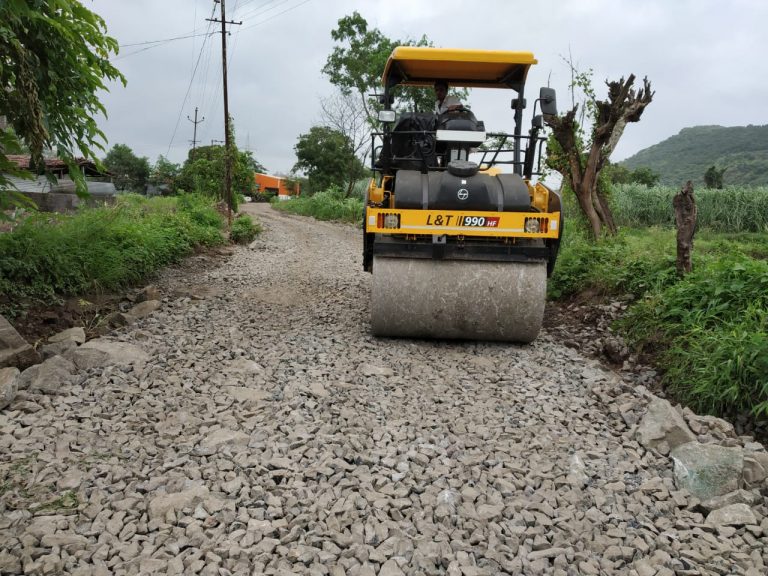 पीएमआरडीएच्यावतीने म्हाळुंगे- सूस हिंजवडी परिसरात रस्ते दुरुस्तीचे कामकाज सुरु