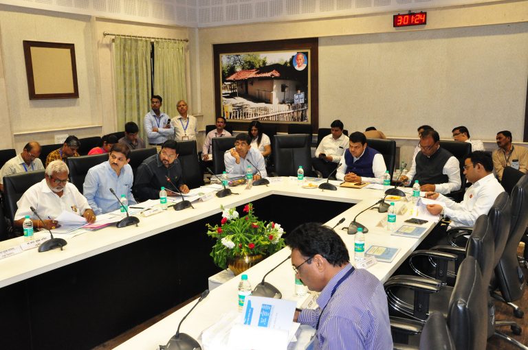 पीक कर्ज वाटपाचे उद्दिष्ट बँकानी वेळेत पूर्ण करावे  – मुख्यमंत्री देवेंद्र फडणवीस