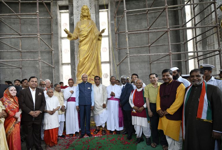 एमआयटीतर्फे संत, शास्त्रज्ञ आणि तत्त्वज्ञांच्या पूर्णाकृती ५४ पुतळ्यांची स्थापना