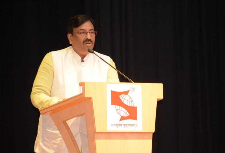 व्यक्तिमत्व विकासासाठी कौशल्य विकास आवश्यक   … वित्त मंत्री सुधीर मुनगंटीवार
