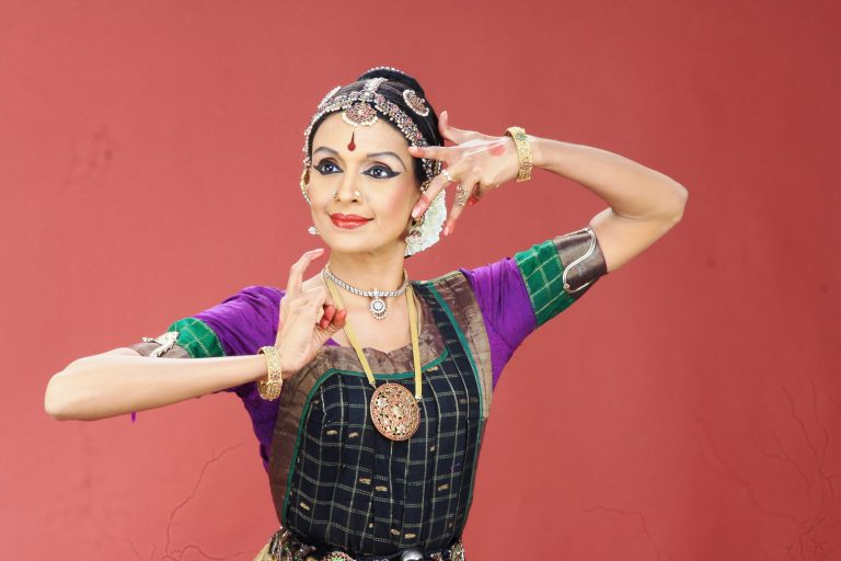 प्रियदर्शिनी गोविंद यांच्या ‘भरतनाटयम’चे सादरीकरण पुण्यात