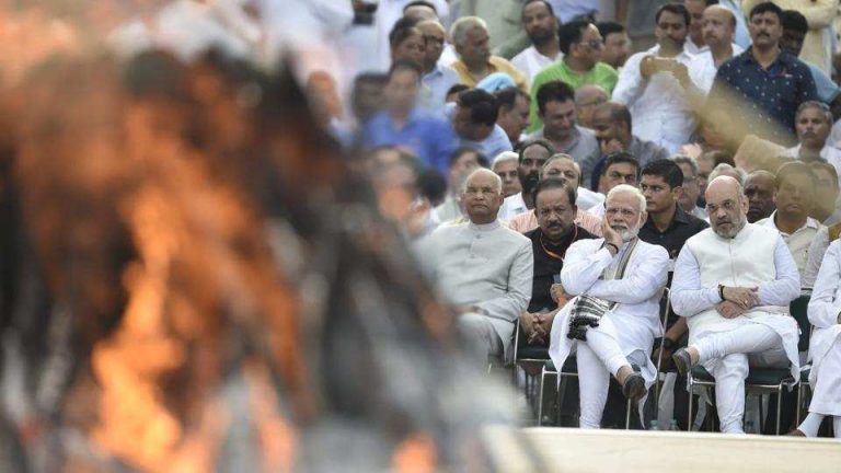 वाजपेयी पंचत्त्वात विलीन; मानसकन्येनं दिला मुखाग्नी