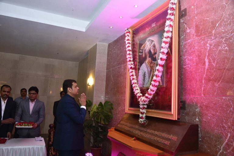 विविध क्षेत्रात महाराष्ट्र अग्रेसर  राज्याचा पुरोगामित्त्वाचा वारसा कायम ठेवू या ! – मुख्यमंत्री देवेंद्र फडणवीस यांचे संपूर्ण भाषण