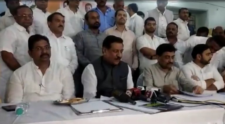 दाभोळकर हत्येच्या सुत्राधारांपर्यंत पोहोचणार कधी ? आणि त्यांना शिक्षा होणार कधी ? सनातन वर बंदी घालणार कधी ? पृथ्वीराज चव्हाणांचे सवाल