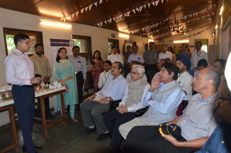 पुण्यातील तरुणांच्‍या जीवनात प्रकाश आणणारा ‘लाईट हाऊस प्रकल्प’