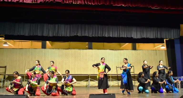 पुणे फेस्टिव्हलसाठी रंगीत तालामींचा धडाका