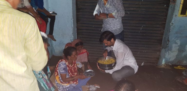 … ‘त्यांच्या’साठी कार्यकर्ते सरसावले !