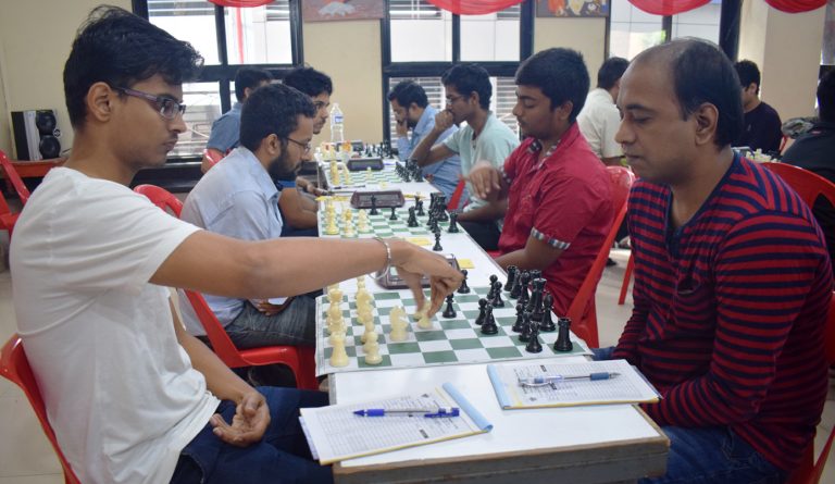 महाराष्ट्राच्या इंद्रजीत महिंद्रकरची रेल्वेच्या आंतरराष्ट्रीय मास्टर रत्नाकरन के  वर मात