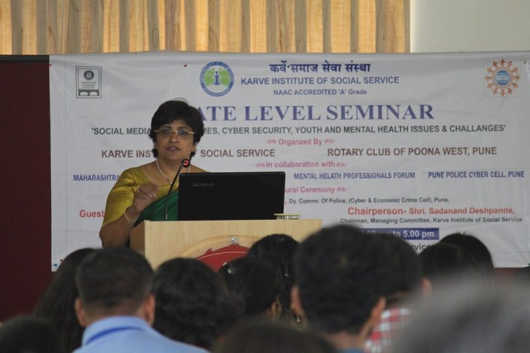 सोशल मिडियावर अतिरिक्त माहिती देणारे सायबर गुन्हेगारांचे लक्ष्य :  अॅड वैशाली भागवत