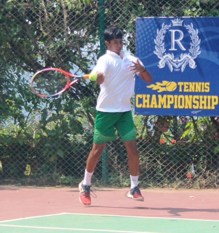 अखिल भारतीय सुपर सिरीज्  टेनिस स्पर्धेत दक्ष अगरवाल, रिया भोसले याचा मानांकित खेळाडूंना पराभवाचा धक्का