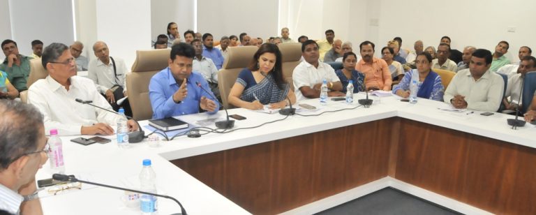 सहकारी गृहनिर्माण संस्‍थांच्‍या अध्‍यक्ष-सचिवांना मतदान केंद्रस्‍तरीय स्‍वयंसेवक  म्‍हणून घोषित करणार- जिल्‍हाधिकारी नवल किशोर राम