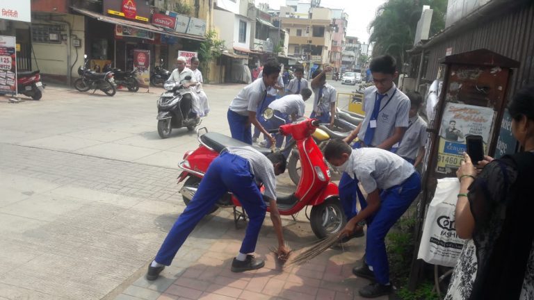 विविध उपक्रमांनी म. गांधी जयंती साजरी