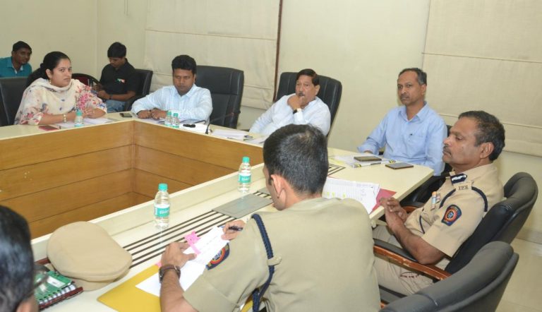 पालकमंत्री गिरीश बापट यांच्या अध्यक्षतेखाली  बाल लैंगिक अत्याचार आढावा बैठक संपन्न