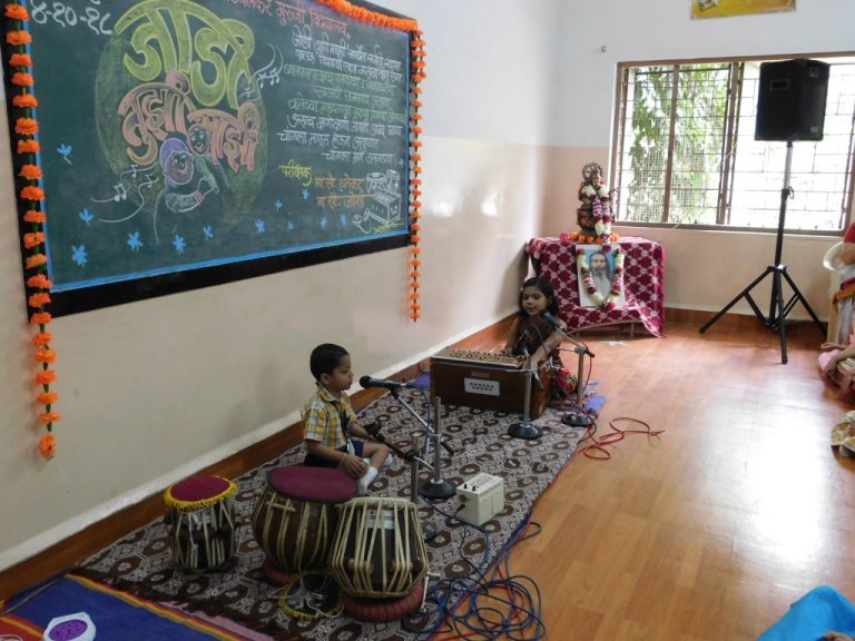माधव सदाशिव गोळवलकर गुरुजी विद्यालयातील अभिनव कल्पनेतून साकारलेला उपक्रम म्हणजे ‘‘जोडी तुझी माझी’’