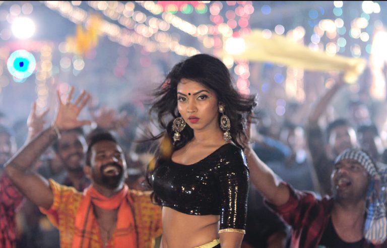 स्वाती शर्माचं  ‘तू हाथ नको लावूस’ गाण्यानं मराठीत पदार्पण