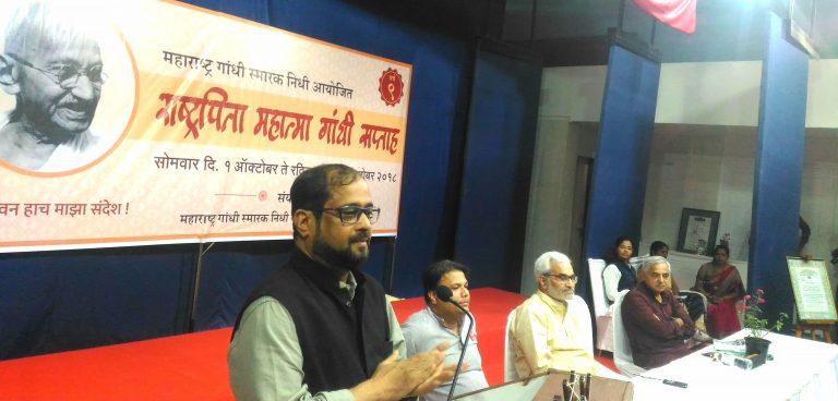 प्रत्येकाच्या आतील गांधी बाहेर आला तर हुकूमशाही भूईसपाट होईल: निखिल वागळे