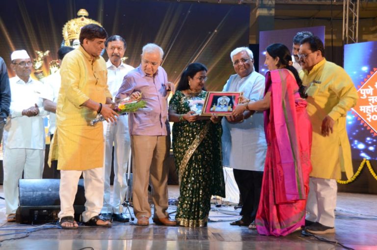 पुणे नवरात्रौ महोत्सवात रसिकांना हिंदी, मराठी गाण्यांचा नजराणा