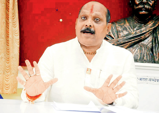 ५ हजार पोलीस कर्मचाऱ्यांच्या मुलांना देणार  नोकरी-भाऊसाहेब आंधळकर