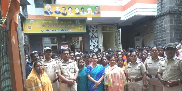 नगरसेविका प्रा. सौ. ज्योत्स्ना गजानन एकबोटे यांच्या वतीने दिवाळी निमित्त गौरव सोहळ्याचे आयोजन