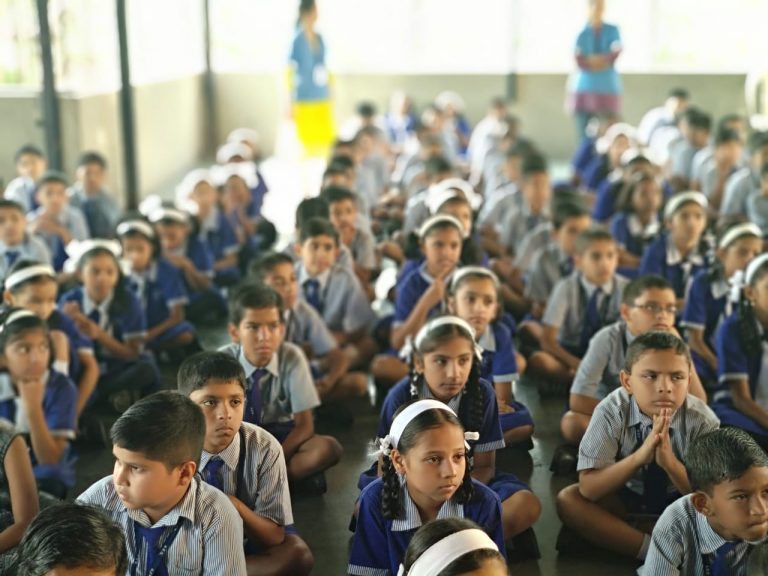 लिटल फ्लॉवर इंग्लिश मिडियम स्कूलमध्ये संविधान दिन उत्साहात साजरा