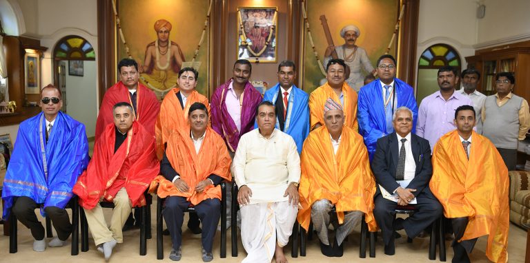 जगातील सर्वात मोठ्या घुमटाला नेपाळच्या शिष्टमंडळाने दिली भेट