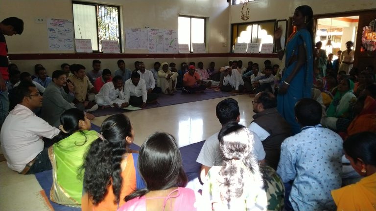 लवार्डे गावच्या इतिहासात प्रथमच आदिवासी महिलांचा ग्रामसभेमध्ये सहभाग