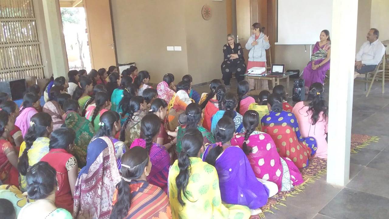 कौशल्ये प्रशिक्षणानंतर महिला स्वतःचा ब्रँड निर्माण करू शकतात : डॉ. हर्षा जोशी